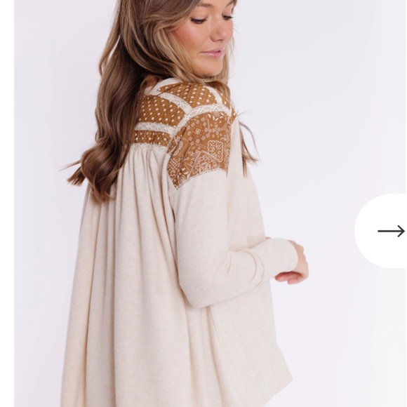 In Loom branded button front pullover top. Women's size small - Picture 11 of 11